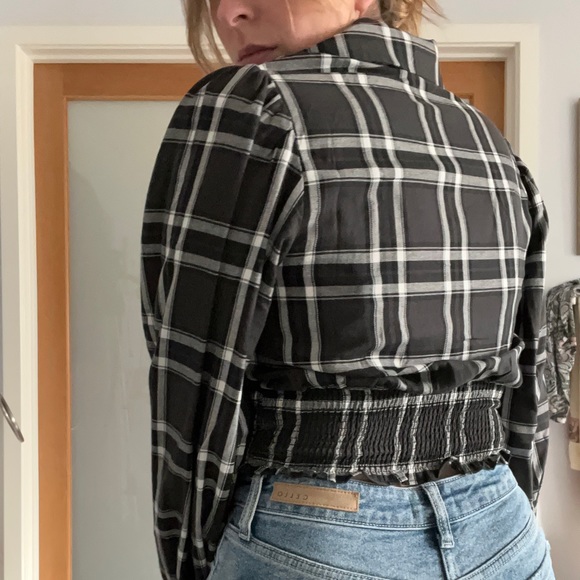 Plaid Crop Blouse - Picture 5 of 9